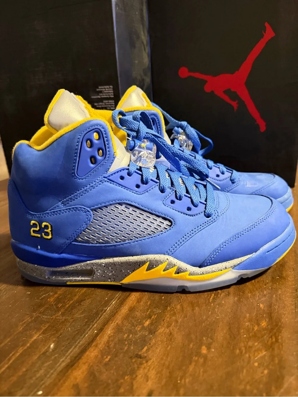Jordan Blue & Yellow Retro 5 ‘Laney’ Basketball Sneakers - 9M